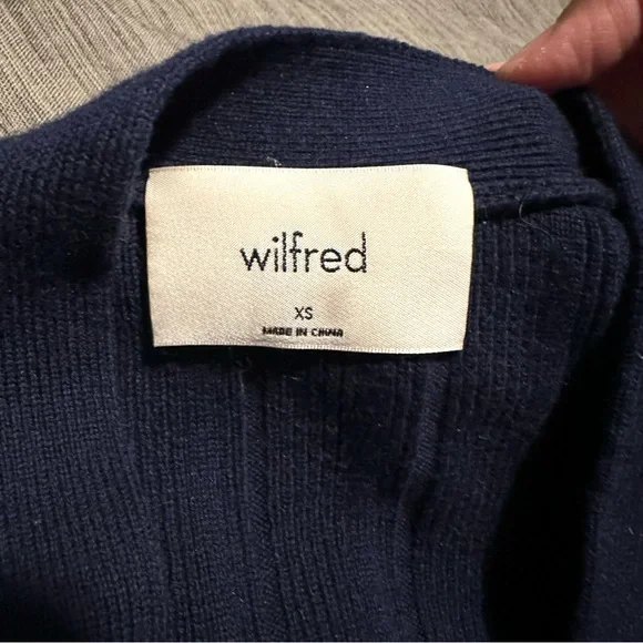 Aritzia plunge front cardigan - Picture 3 of 6